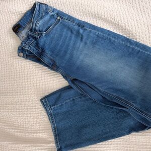 Quince Bella stretched relax straight leg jeans, barely worn